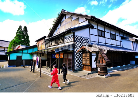 江戸時代の街並みを再現した風景 江戸時代の街並みを再現した風景 130215603