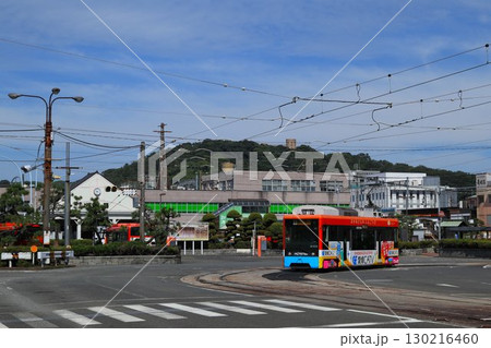 旧松山駅舎と路面電車 130216460