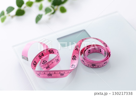 ヘルスメーター(体重計)とスケール ヘルスメーター(体重計)とスケール 130217338