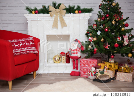 Beautiful holdiay decorated room with Christmas 130218913