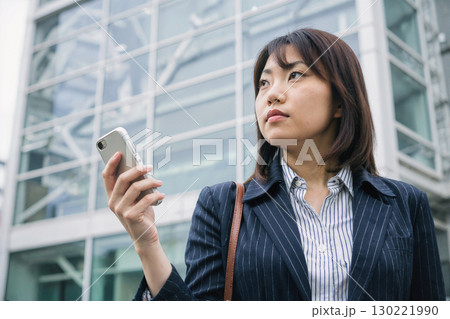 女性管理職 ビジネスウーマン 130221990