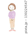 困っているシニア女性の手描きイラスト 130224547