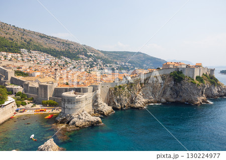 ヨーロッパ、クロアチアのドゥブロヴニクの旧市街の風景 130224977
