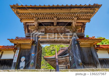 摩尼寺 山門 鳥取県鳥取市覚寺 摩尼寺 山門 鳥取県鳥取市覚寺 130227367