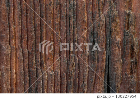 伝統的な日本建築の背景用素材。経年で風合いの出た焼杉の外壁。 伝統的な日本建築の背景用素材。経年で風合いの出た焼杉の外壁。 130227954