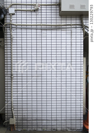 汚れた外壁 130229793