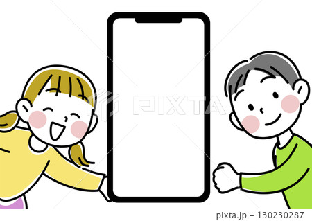 スマホを使う小学生　男の子　女の子 130230287