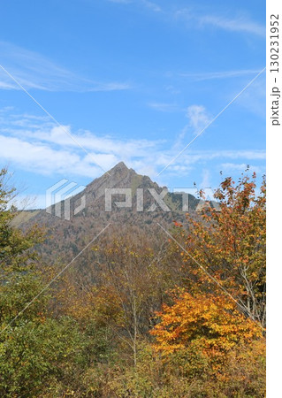秋の石鎚山系  130231952