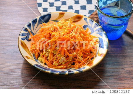 にんじんしりしり、人参しりしり、ニンジンしりしり。沖縄料理、野菜料理。 にんじんしりしり、人参しりしり、ニンジンしりしり。沖縄料理、野菜料理。 130233187