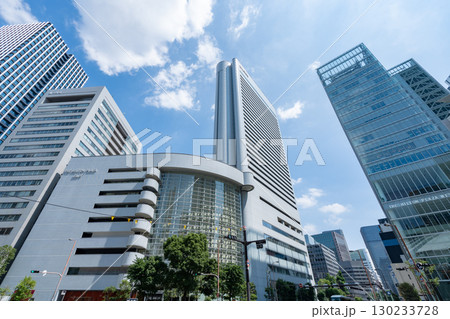 大阪駅前風景（ヒルトン他/2025年7月） 130233728