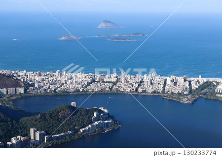 コルコバードの丘から見るリオデジャネイロの町　ブラジル　南米 130233774
