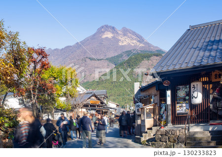 湯布院 湯の坪街道 湯布院 湯の坪街道 130233823