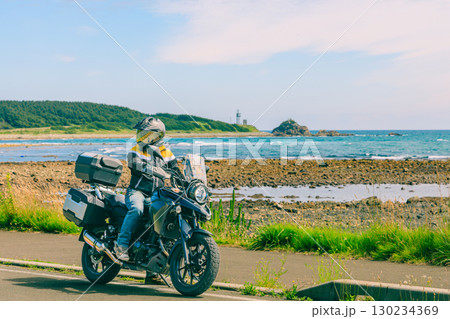青森県尻屋崎の海とバイク 130234369