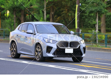 ドイツ製のSUV車両 130234990