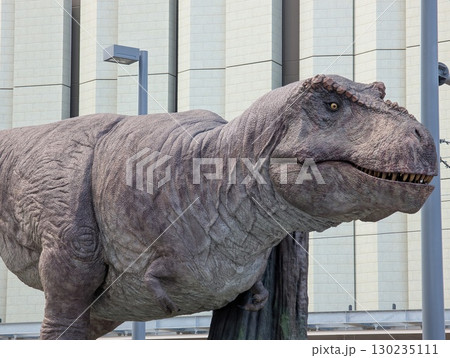 福井駅の恐竜モニュメント 130235111