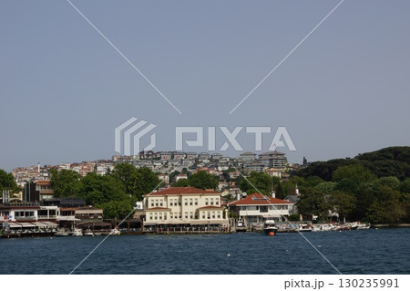 トルコ イスタンブール ユスキュダル地区の街並み 130235991