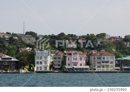 トルコ イスタンブール ユスキュダル地区の建物 トルコ イスタンブール ユスキュダル地区の建物 130235993