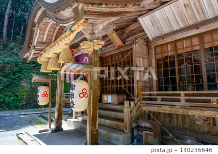 宗形神社　拝殿　鳥取県米子市宗像 130236646