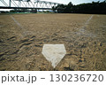 草野球のホームベース 130236720