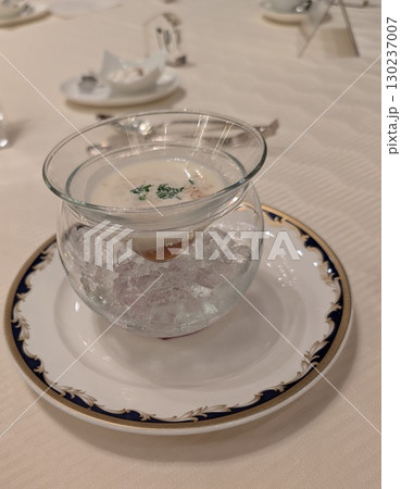 ホテルのディナー　コンソメジュレ 130237007