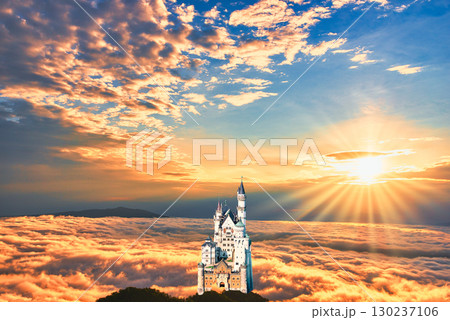 雲海に浮かぶノイシュバンシュタイン城合成 130237106