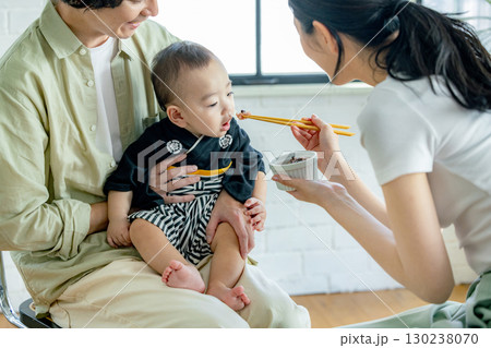 お食い初め　赤ちゃん 130238070