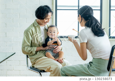 お食い初め　赤ちゃん 130238073