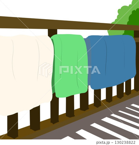 ベランダに干された毛布やブランケット 130238822