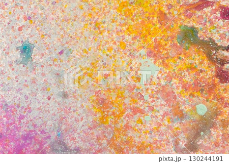 カラフルで抽象的な絵の具のペイント背景 カラフルで抽象的な絵の具のペイント背景 130244191