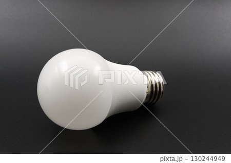 LED電球 LED電球 130244949