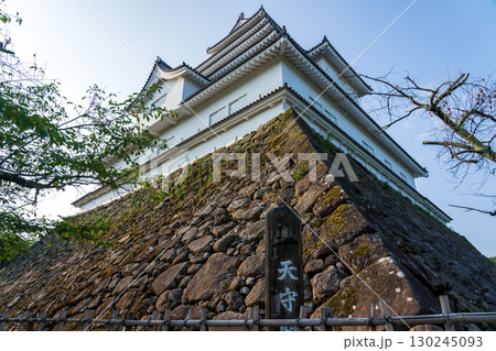 福島県会津若松市の鶴ヶ城 日中 福島県会津若松市の鶴ヶ城 日中 130245093