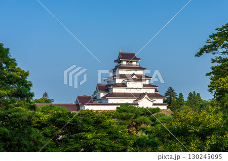 福島県会津若松市の鶴ヶ城 日中 福島県会津若松市の鶴ヶ城 日中 130245095