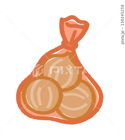 ネットに入った玉ねぎ 130245258