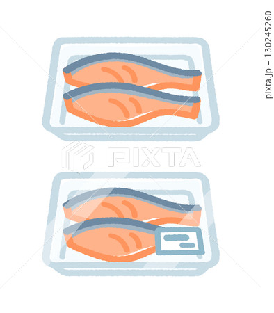 トレーに入った鮭切り身 130245260