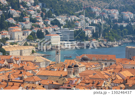 ヨーロッパ、クロアチアのドゥブロヴニクの旧市街の風景 130246437
