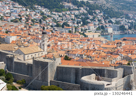 ヨーロッパ、クロアチアのドゥブロヴニクの旧市街の風景 130246441
