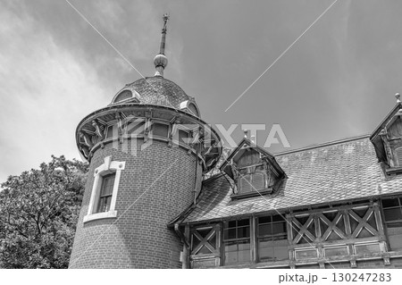 相楽園（三田藩士　小寺氏の邸宅と庭園）旧小寺家厩舎　神戸市中央区下山手通 130247283