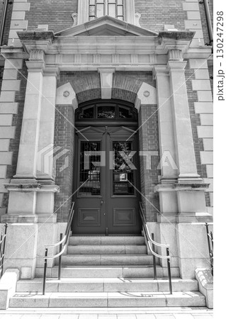 三菱一号館美術館(企業博物館)丸の内最初の洋風建築の復元(イギリス・クイーンアン様式の煉瓦造) 三菱一号館美術館(企業博物館)丸の内最初の洋風建築の復元(イギリス・クイーンアン様式の煉瓦造) 130247298