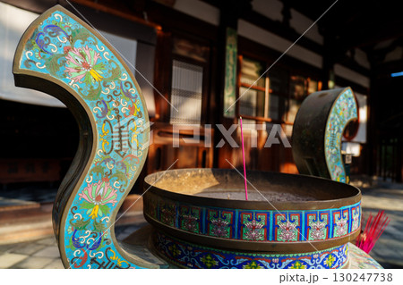 萬福寺の大雄寶殿の香炉 130247738