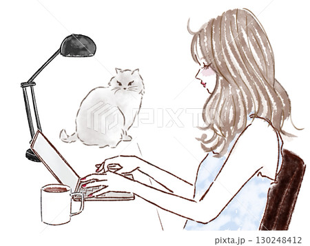 猫と一緒にリモートワークする女性 130248412