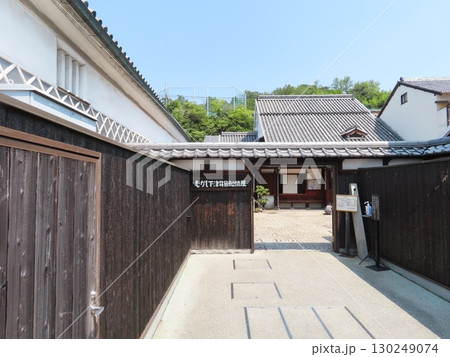 岡山県の町並み保存地区、下津井、瀬戸内海に面する非常に歴史の古い港町、むかし下津井回船問屋 130249074