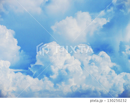 2025年撮影の猛暑日の真夏の青空と雲の風景 2025年撮影の猛暑日の真夏の青空と雲の風景 130250232