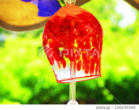 2025年撮影の西新井大師風鈴祭りの風景（東京都足立区） 130250340