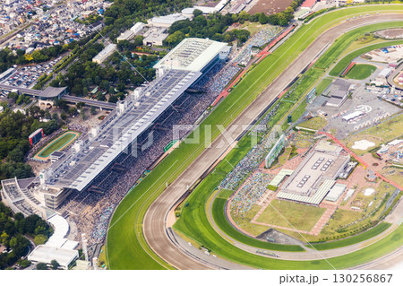 東京競馬場を空撮 東京競馬場を空撮 130256867