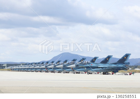 F-2ジェット戦闘機 130258551