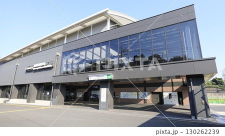 相模鉄道新横浜線、JR東海道線貨物支線の乗換駅、羽沢横浜国大駅 相模鉄道新横浜線、JR東海道線貨物支線の乗換駅、羽沢横浜国大駅 130262239
