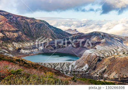 宮城県　蔵王の御釜 130266806