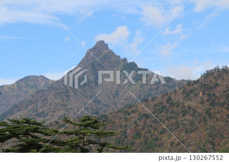 秋の石鎚山系  130267552