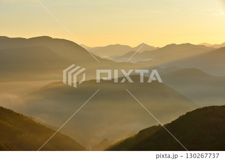 潮見峠からの中辺路（熊野古道）の雲海（霧） 130267737