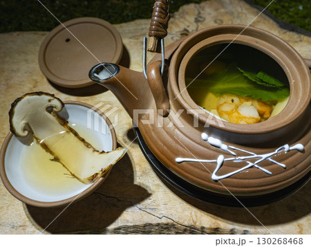 香り豊かな松茸土瓶蒸しの秋味 香り豊かな松茸土瓶蒸しの秋味 130268468